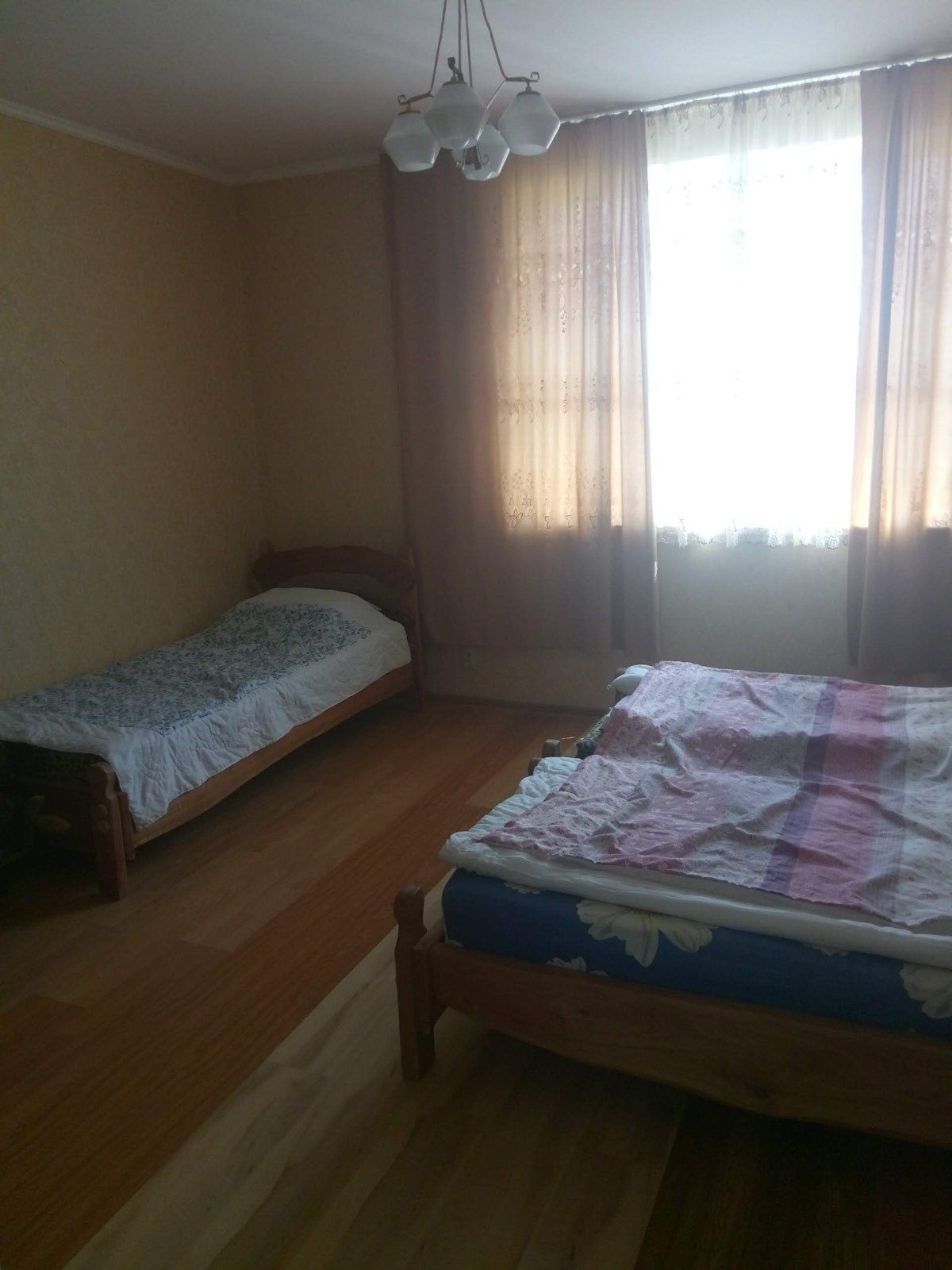 Домик біля термальних вод