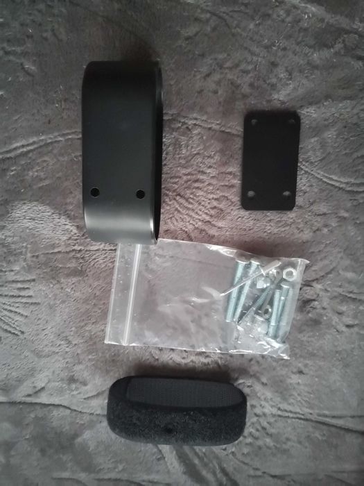 Uchwyt na kule ortopedyczne do wózka zaczep