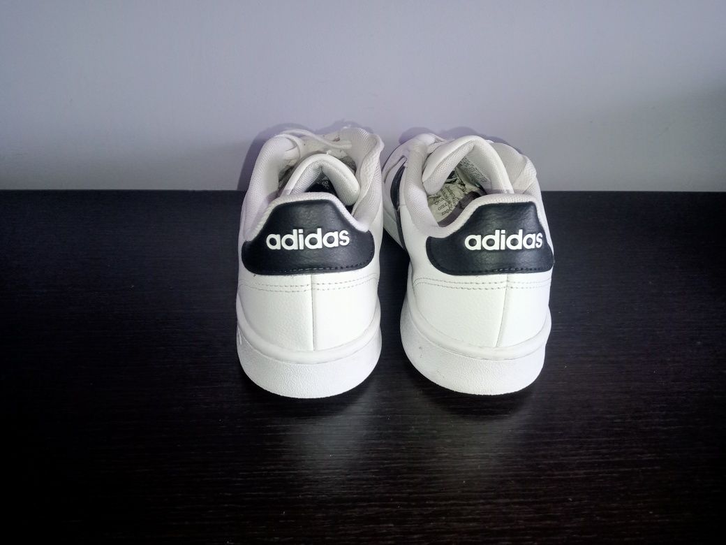 Buty Adidas nr 41 1/3--26 cm