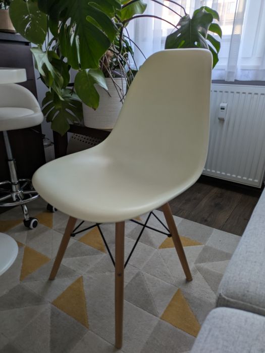 2 białe krzesła loft