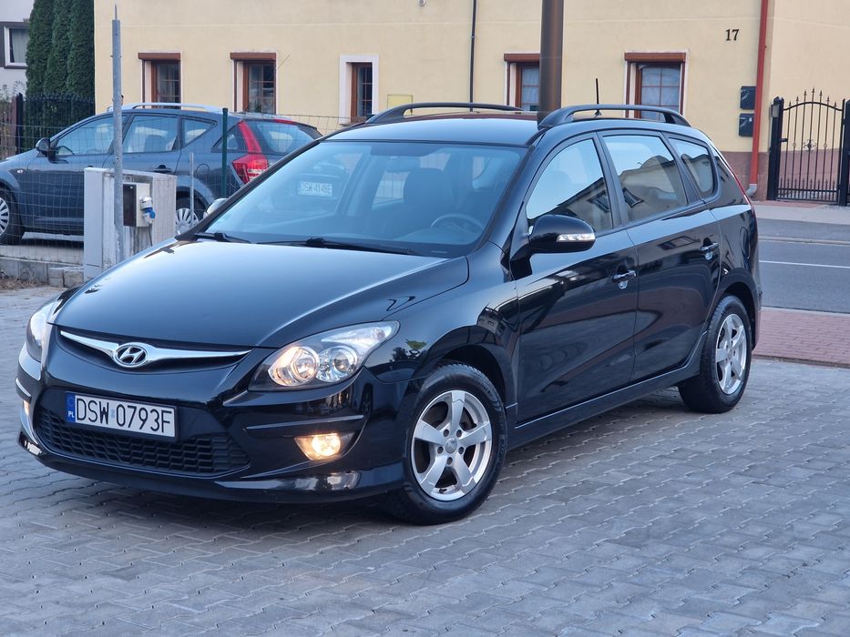 Hyundai i30 2012 rok bogate wyposażenie niski przebieg bdb stan