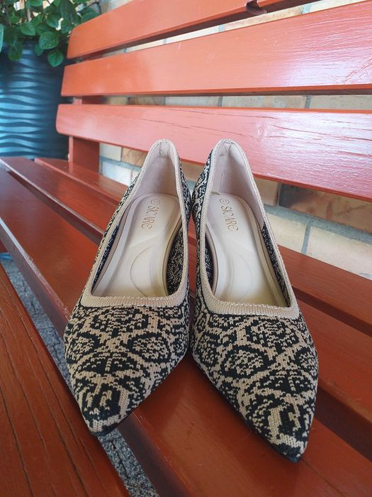 Eleganckie szpilki z dzianiny 37