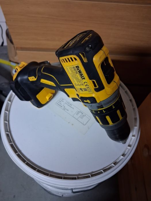 Wiertarko wkrętarka udarowa dewalt 18V XR dcd795N