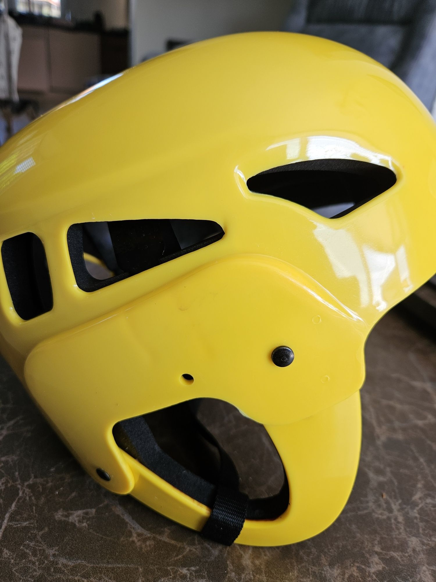 Kask  Ratowniczy