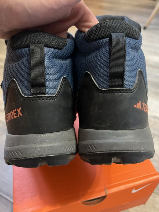 Adidas terrex.
