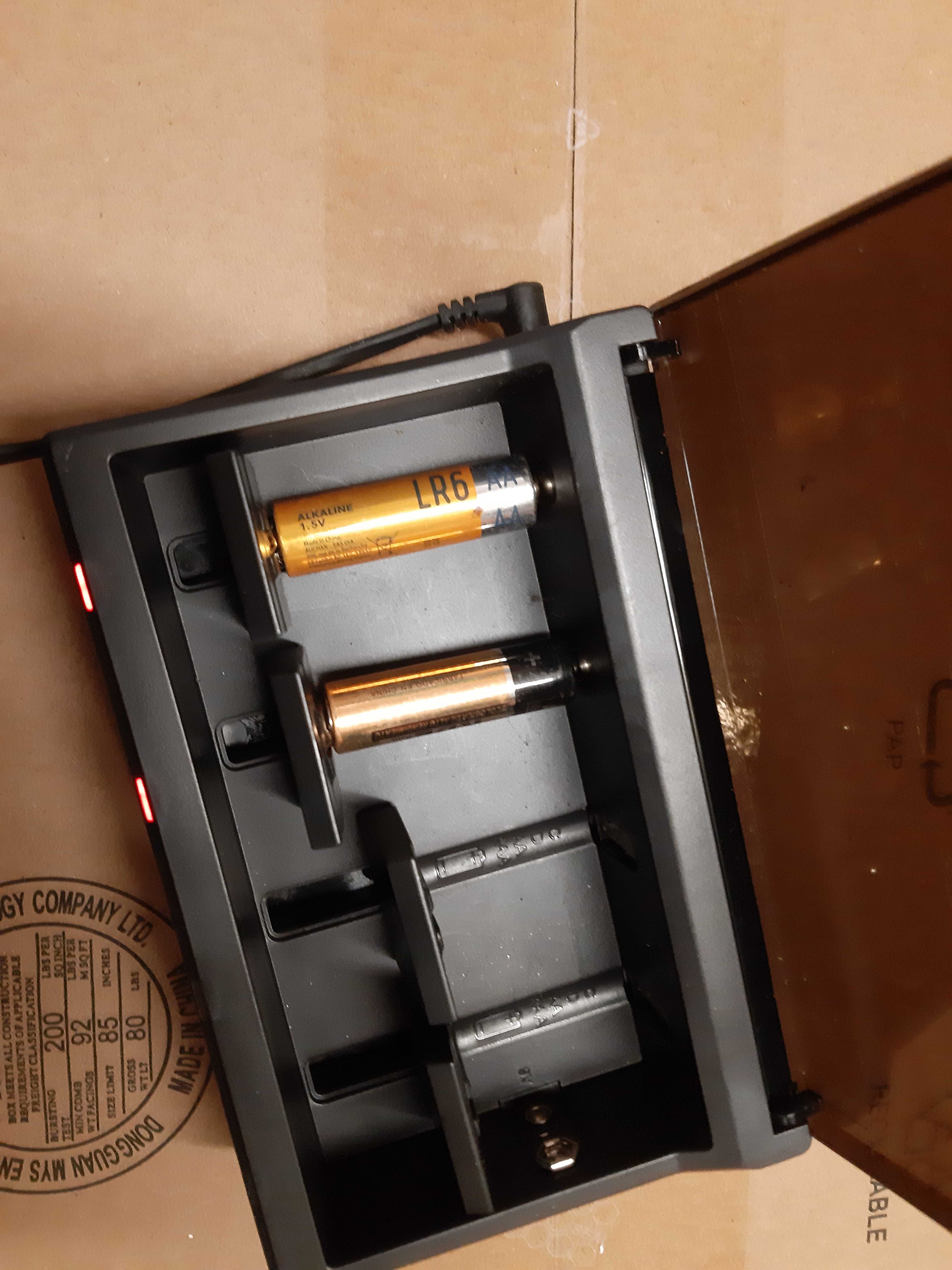 Carregador de pilhas Duracell