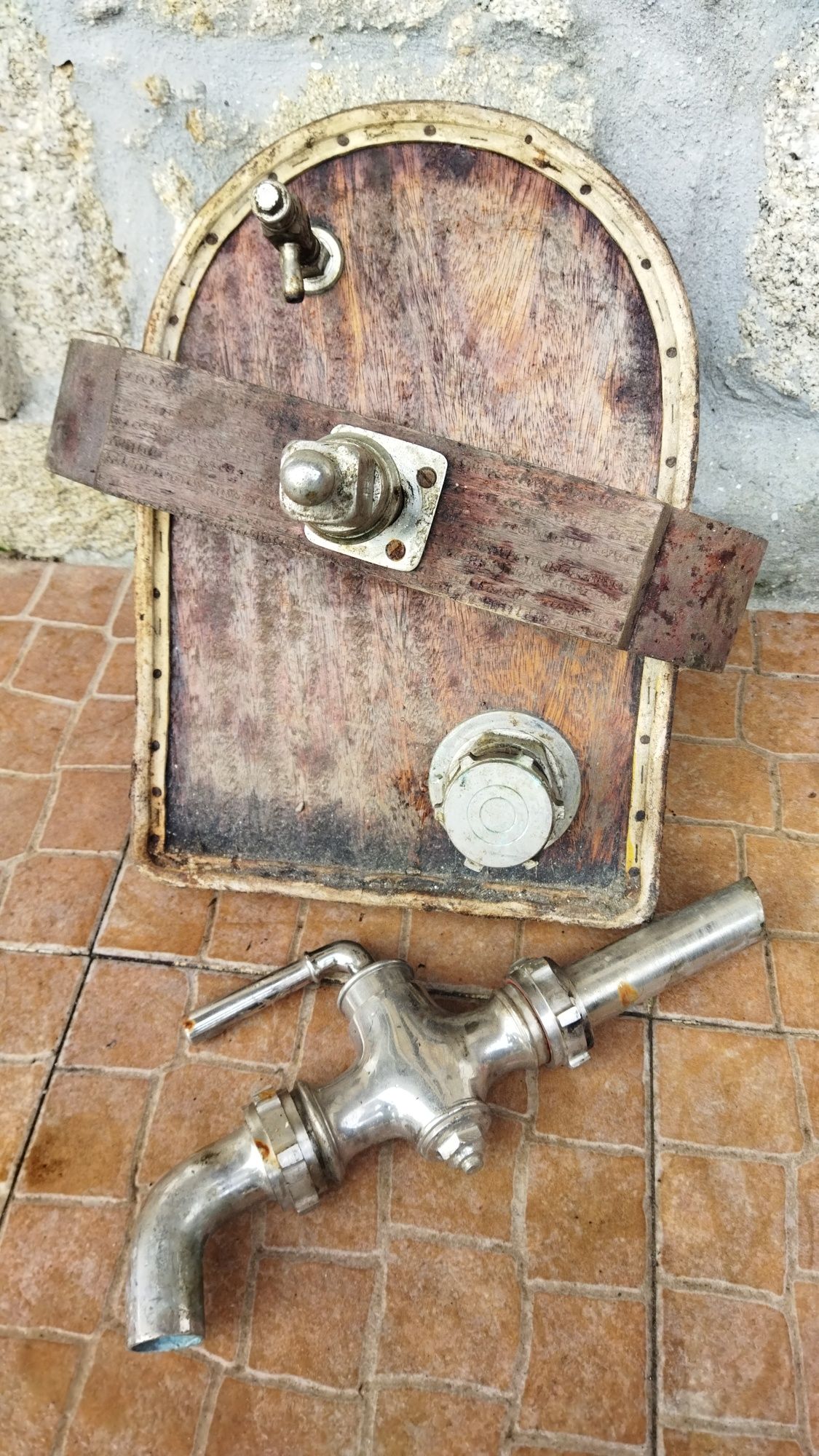 Postigo de depósito de vinho antigo