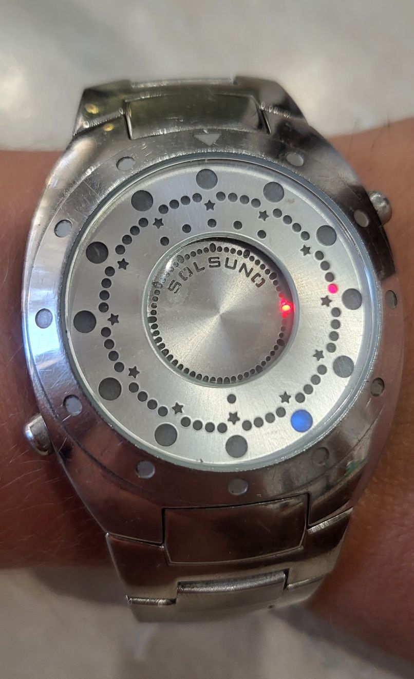 Продам недорого красивые часы solsuno оригинал винтаж
