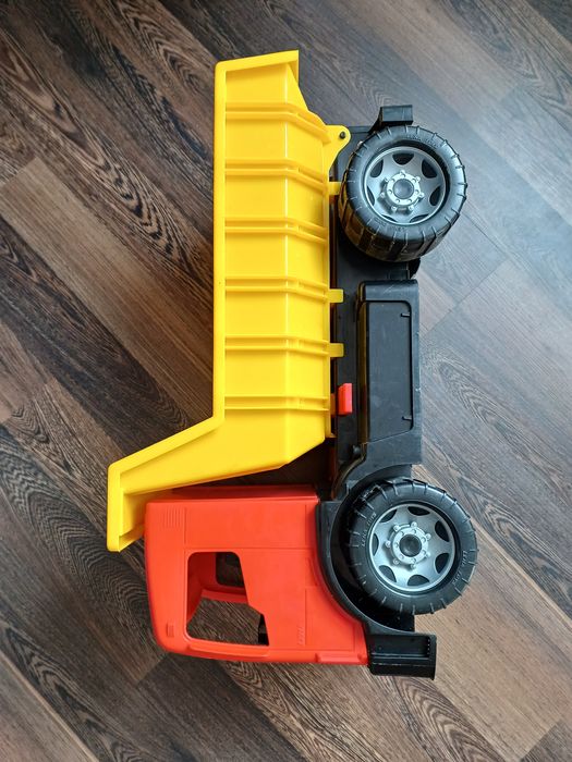 Дитяча машина велика