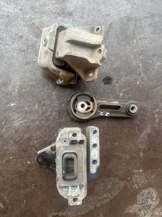 Подушка двигуна коробки кронштейн Mitsubishi Outlander 2.2d 12-21