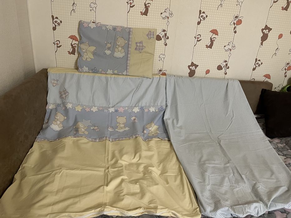 Віддам безкоштовно постіль з бортиками