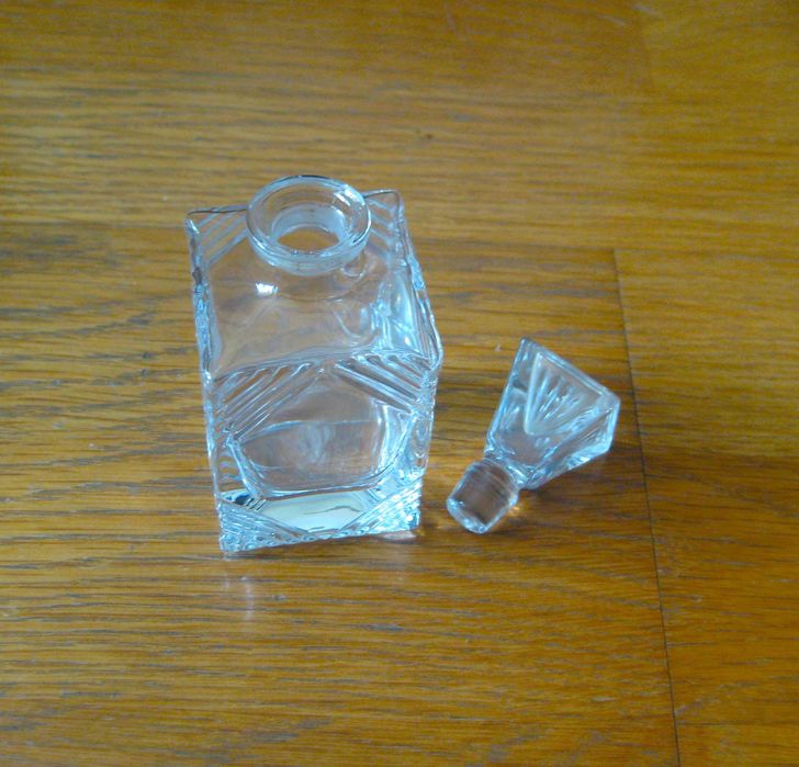 Frasco de Perfume em Cristal