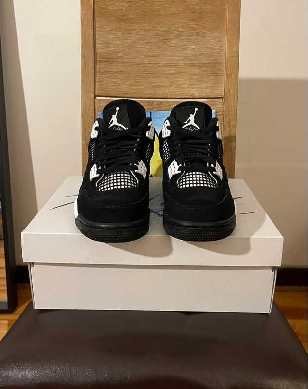 Buty JordanAirJordan4Retro White Thunder sportowe rozmiar.44