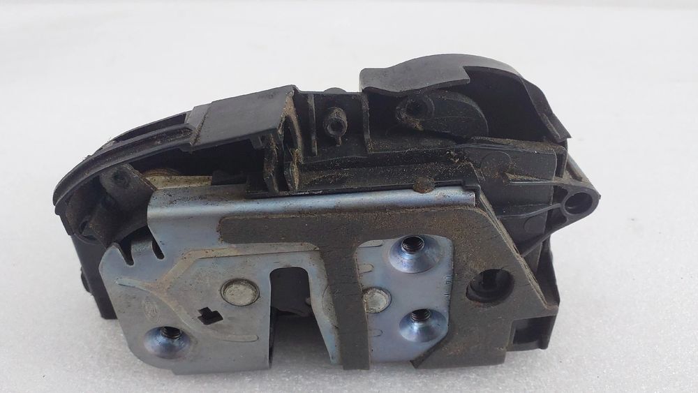 Fechadura / fecho porta frente esquerdo FORD Fiesta VI (CB1, CCN)