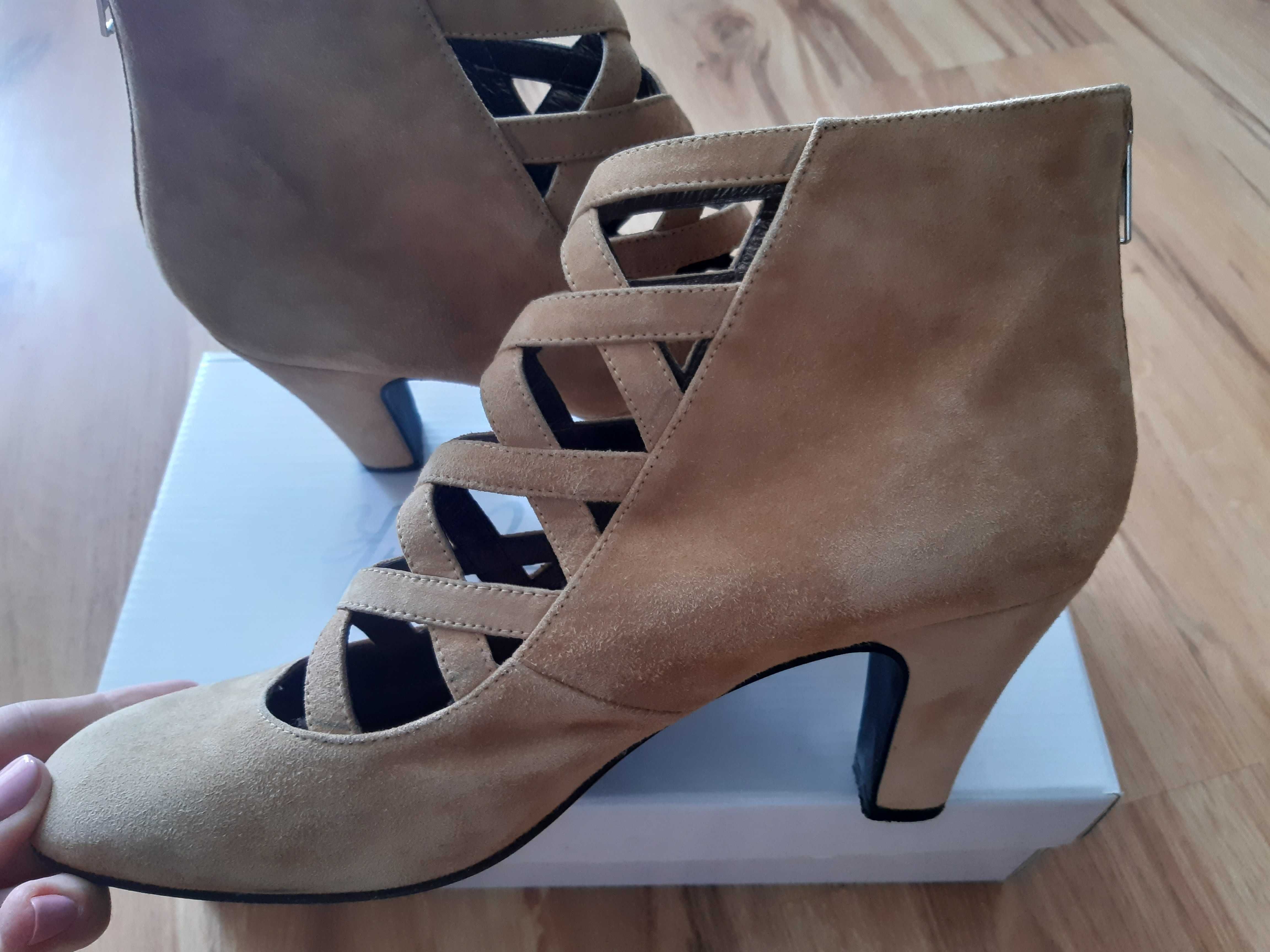 Buty zamszowe Nina 2000