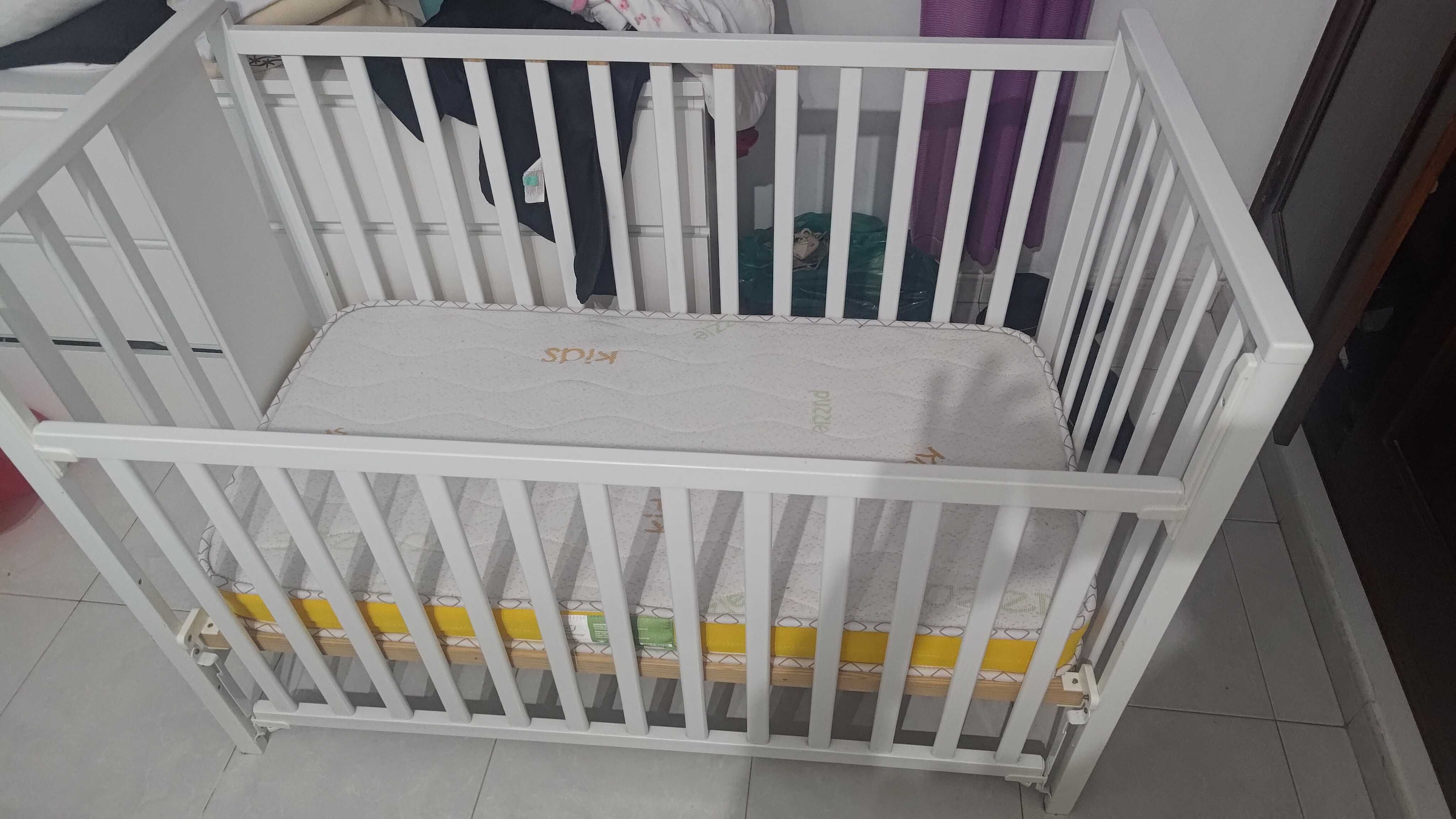 Cama de bebe + colchão