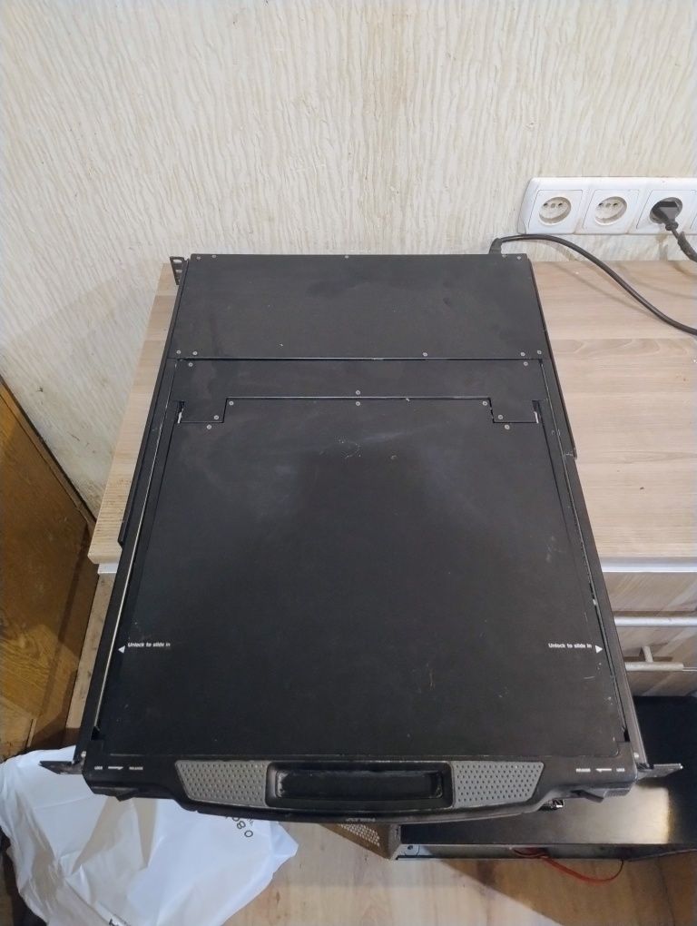 KVM-перемикач ATEN CL5708M