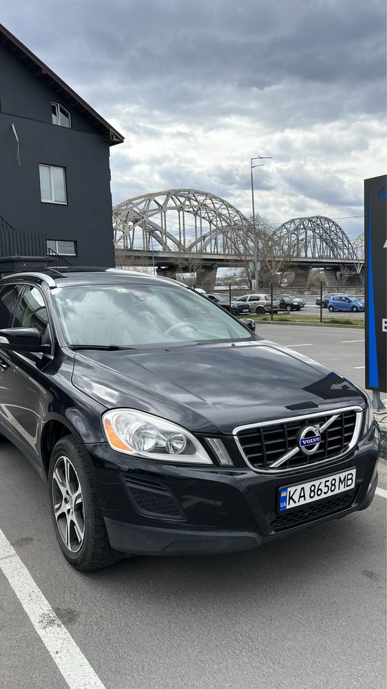 Продам Volvo XC60 2011