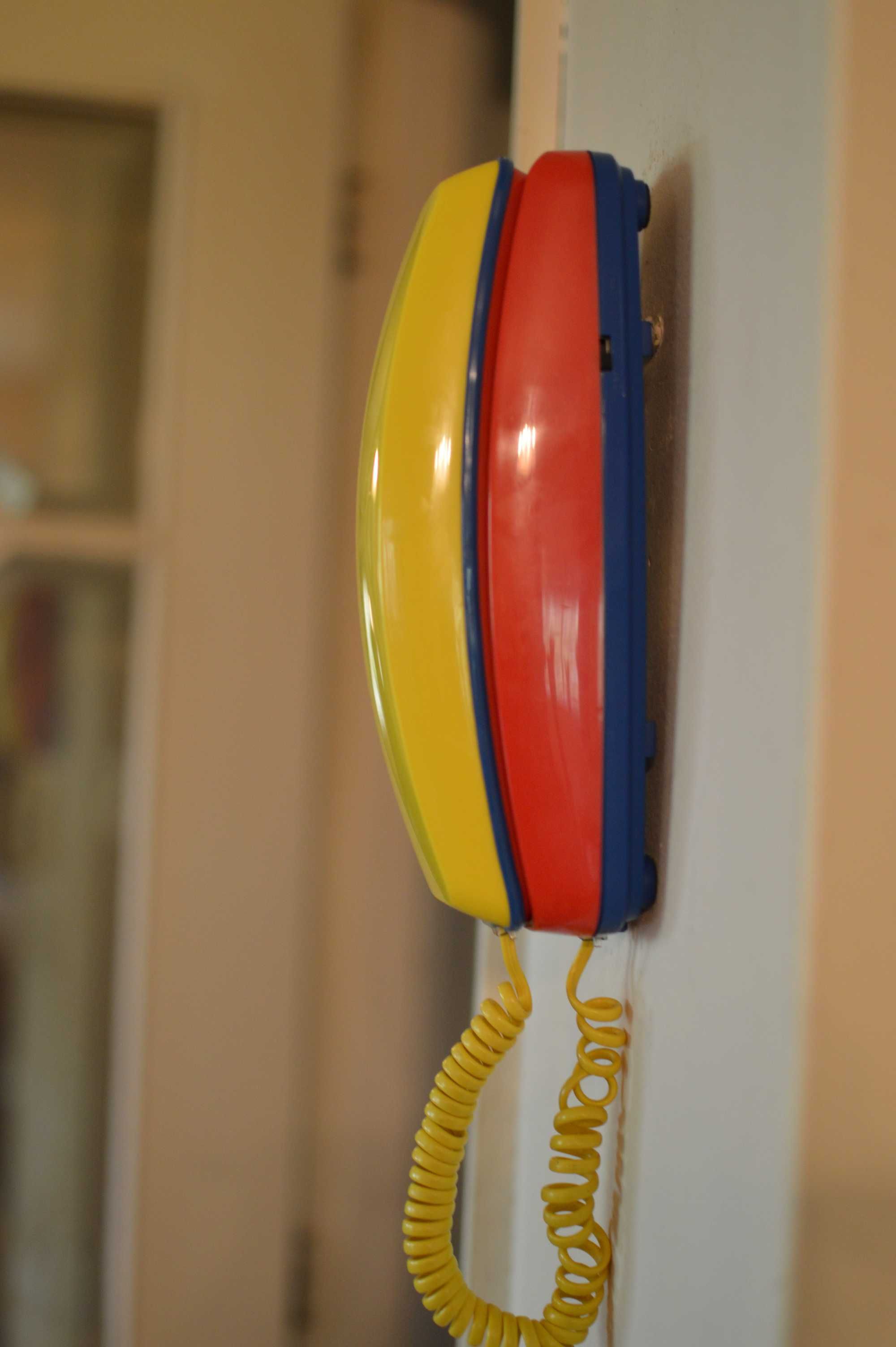 Telefone de parede vintage space age pop. Made in USA. Midcentury.