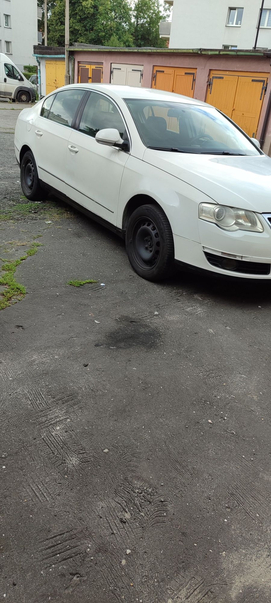 VW Passat B6 2.0tdi. Sedan  polecam