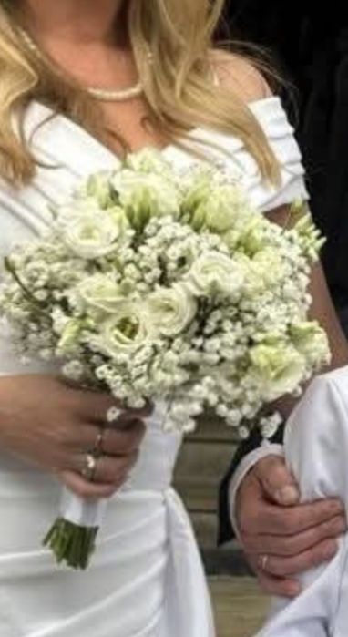 Wykonuje kompleksowe dekoracje ślubne i komunijne