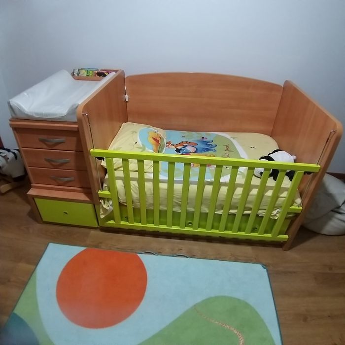 Mobilia de criança  cama e comoda