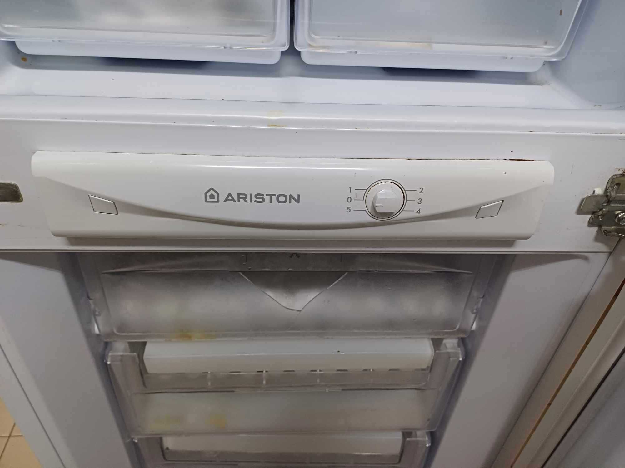 Frigorífico Combinado Ariston de encastrar