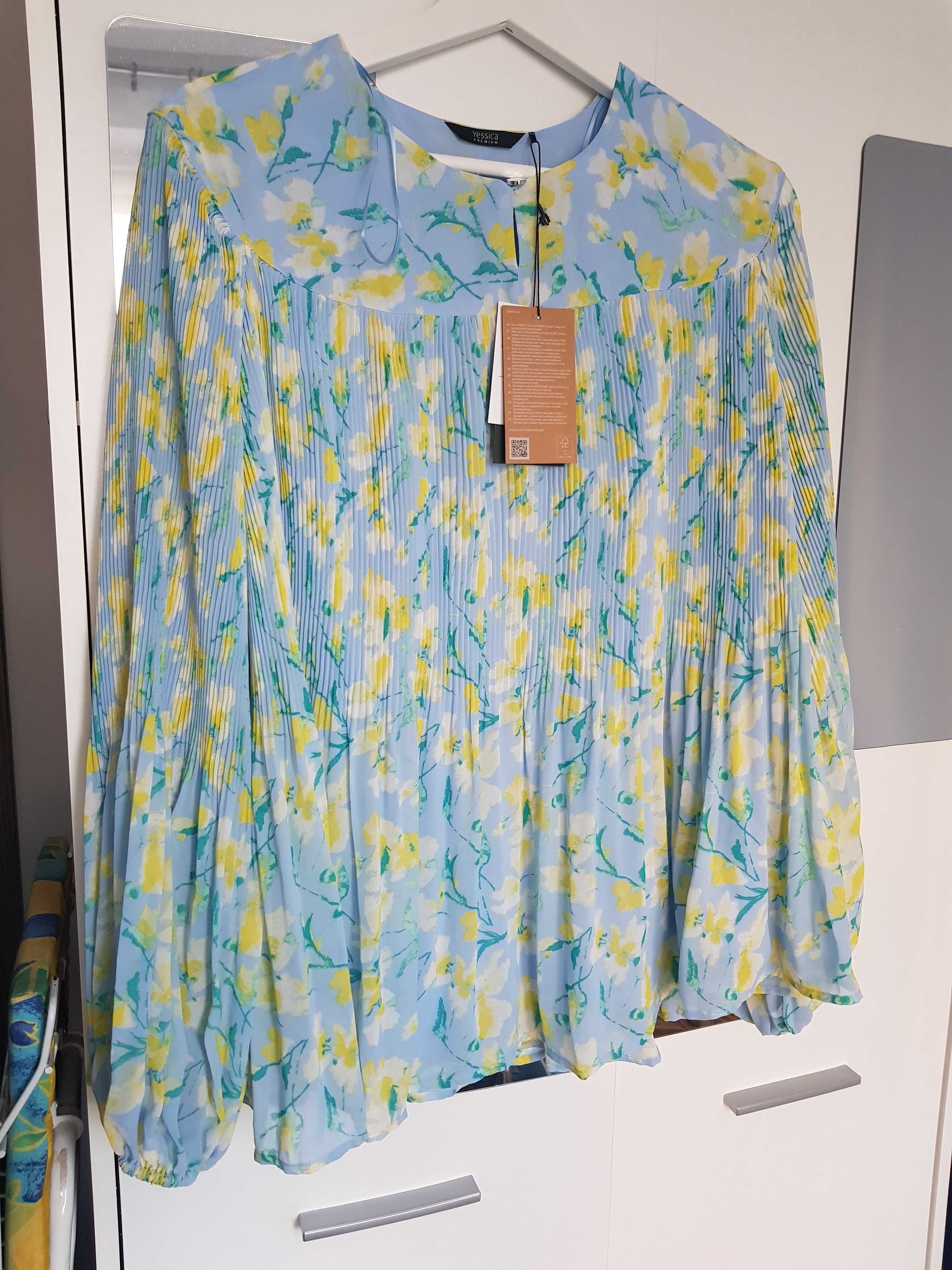 Plisowana zwiewna bluzka, żółte kwiaty na błękitnym tle r.42/44