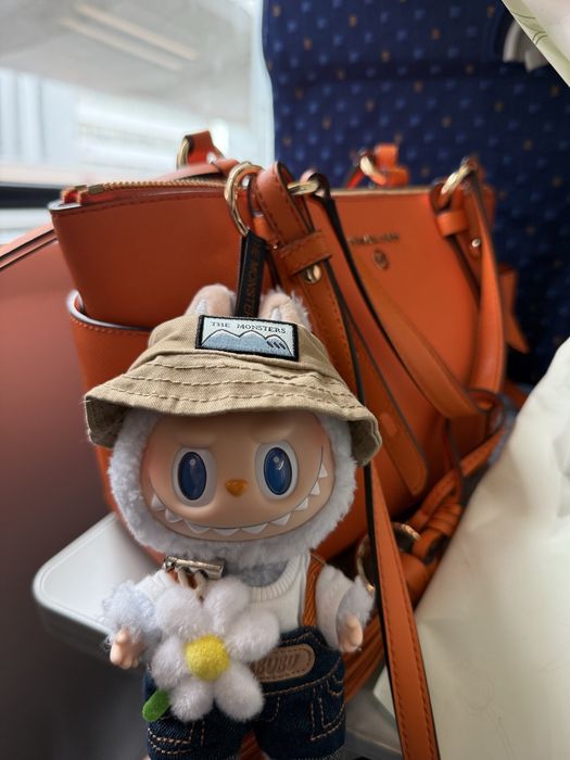 Лабубу оригінал з Китаю