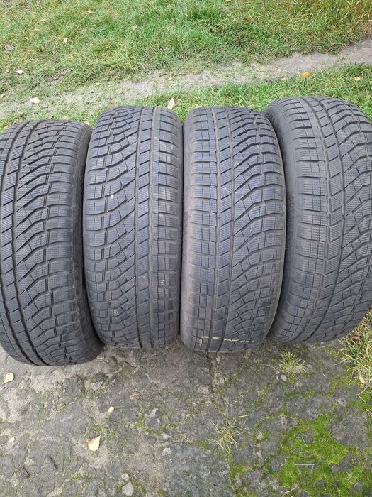 Komplet opon zimowych 235/55r19 Falken HS02 PRO