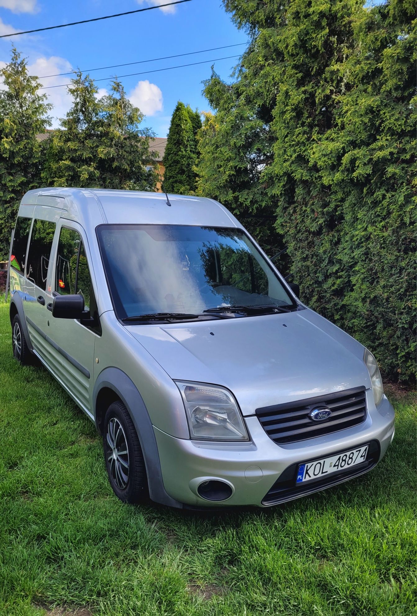 FORD TURNEO CONNECT z platformą do przewozu osób niepełnosprawnych