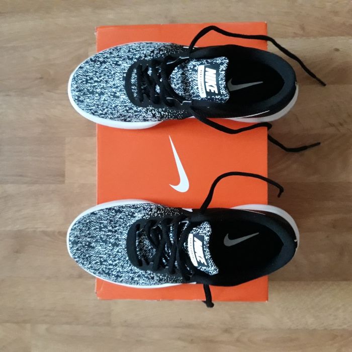 Нові кросівки Nike р.37