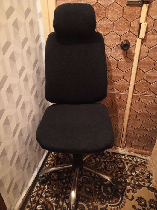 Офисное компьютерное кресло