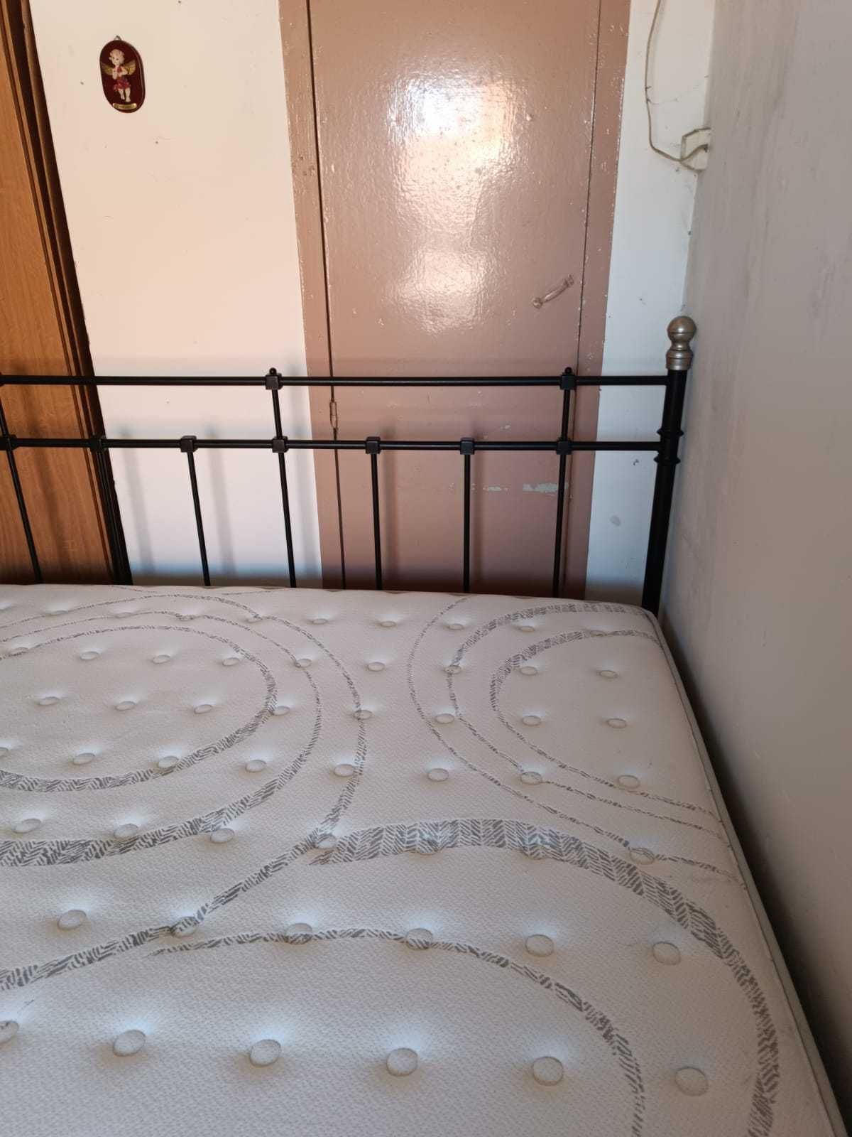 Colchão Omega Visco e cama