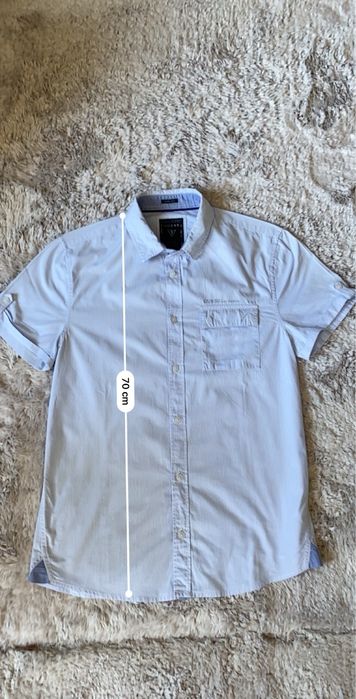 Camisa azul clara às riscas da Guess