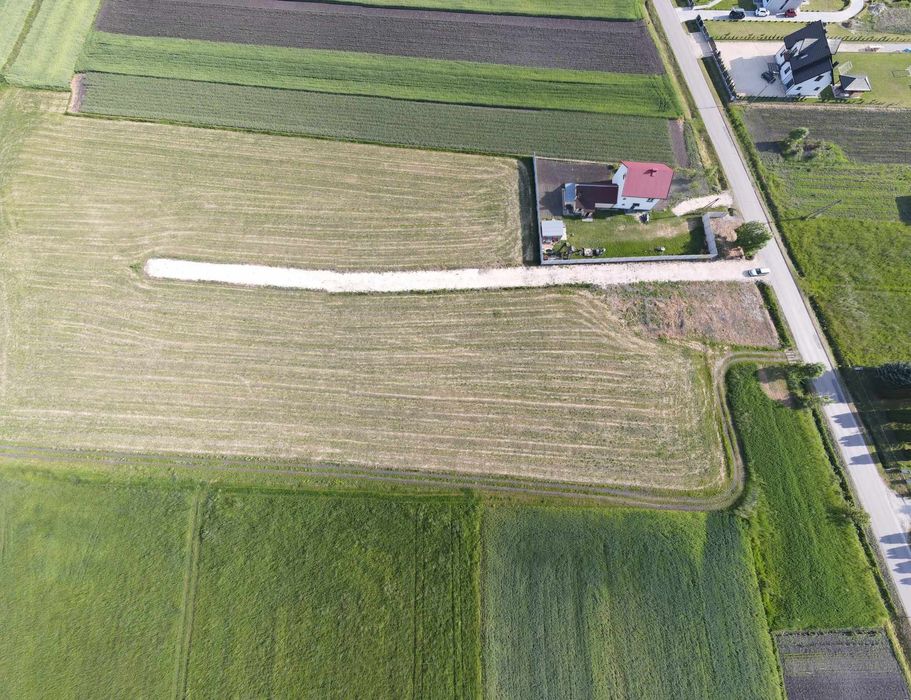 Działka budowlana.. 6x domów