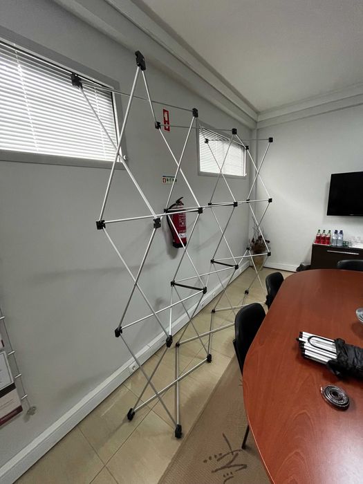 Stand Pop-Up Curvo (Estrutura)