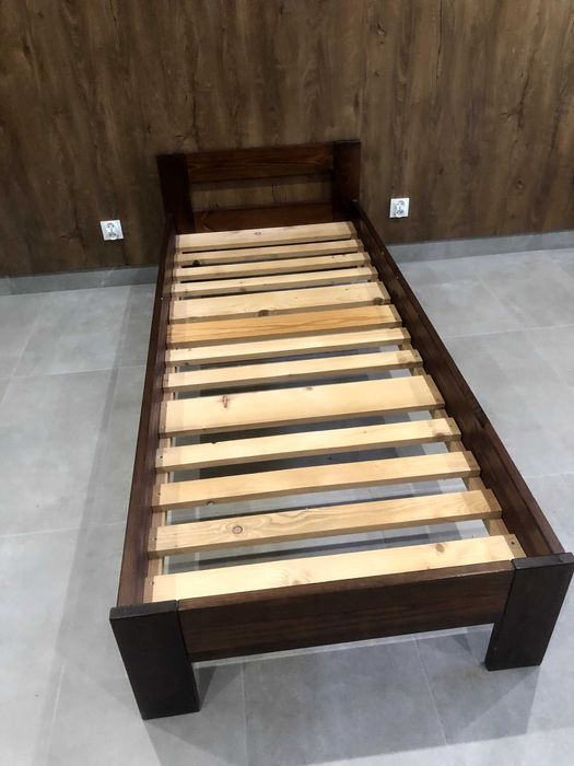 Łóżka 80x200 z materacem używane