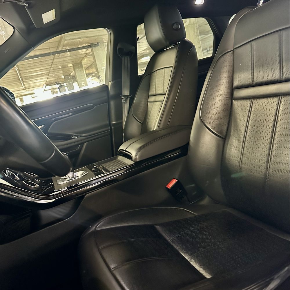 Range Rover Evoque P300e R-Dynamique HSE-AWD