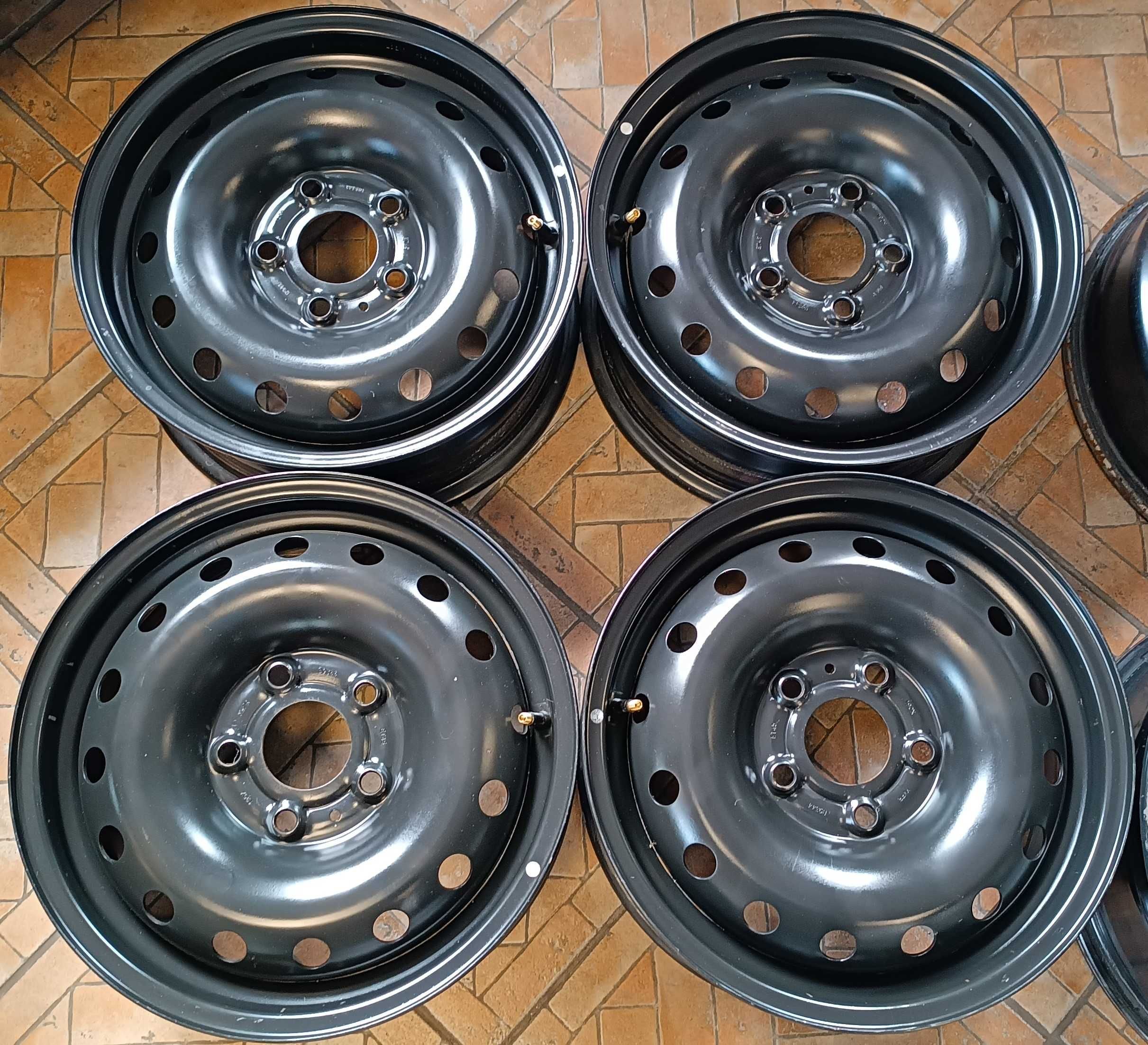 Felgi stalowe 15 cali 5x114.3 NISSAN + TPMS / #4004