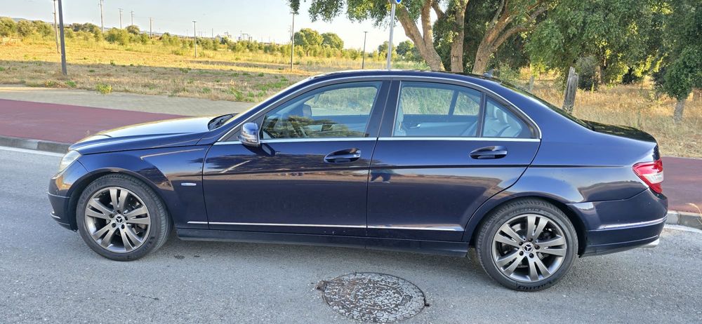 Mercedes_ benz C250 CDI avantgarde (Automatico)  Ano 2010 a diesel
