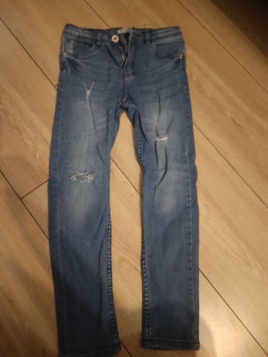 Spodnie jeansowe chłopięce 128