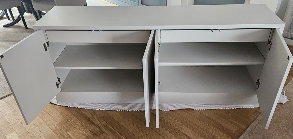 Móvel aparador lacado