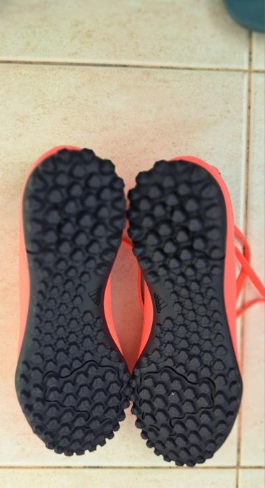 Chuteiras Adidas tamanho 34