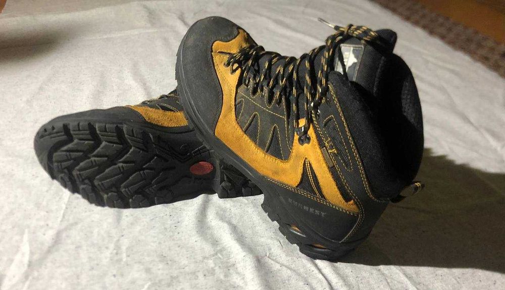 Туристичні чоботи Everest