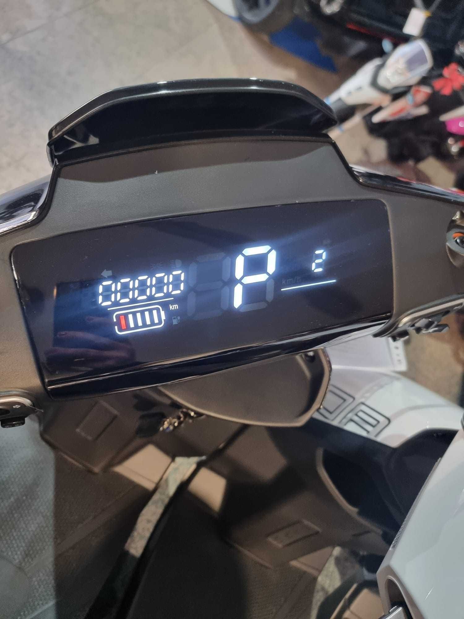 Scooter Elétrica Seventeen ZOA Motolandim