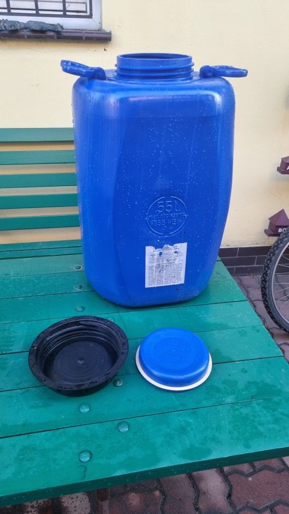 Beczka pojemnik plastikowy 55l używany