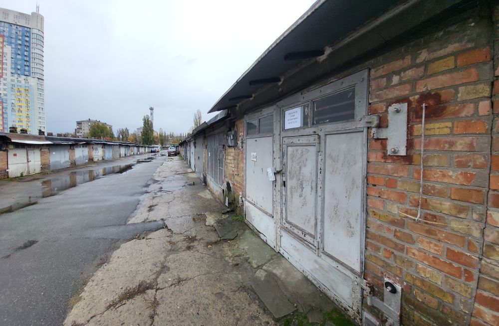 Гараж цегляний капітальний