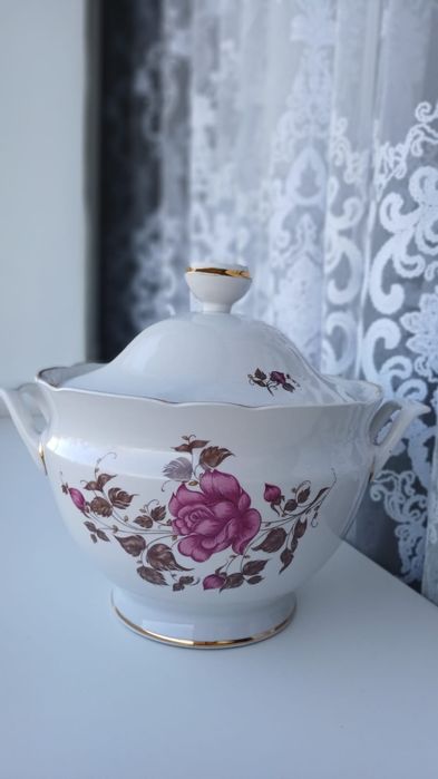 Супник  і  блюдо.