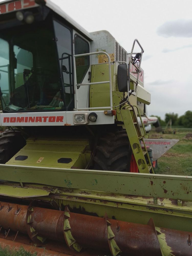 Комбайн Claas Dominator 108 maxi